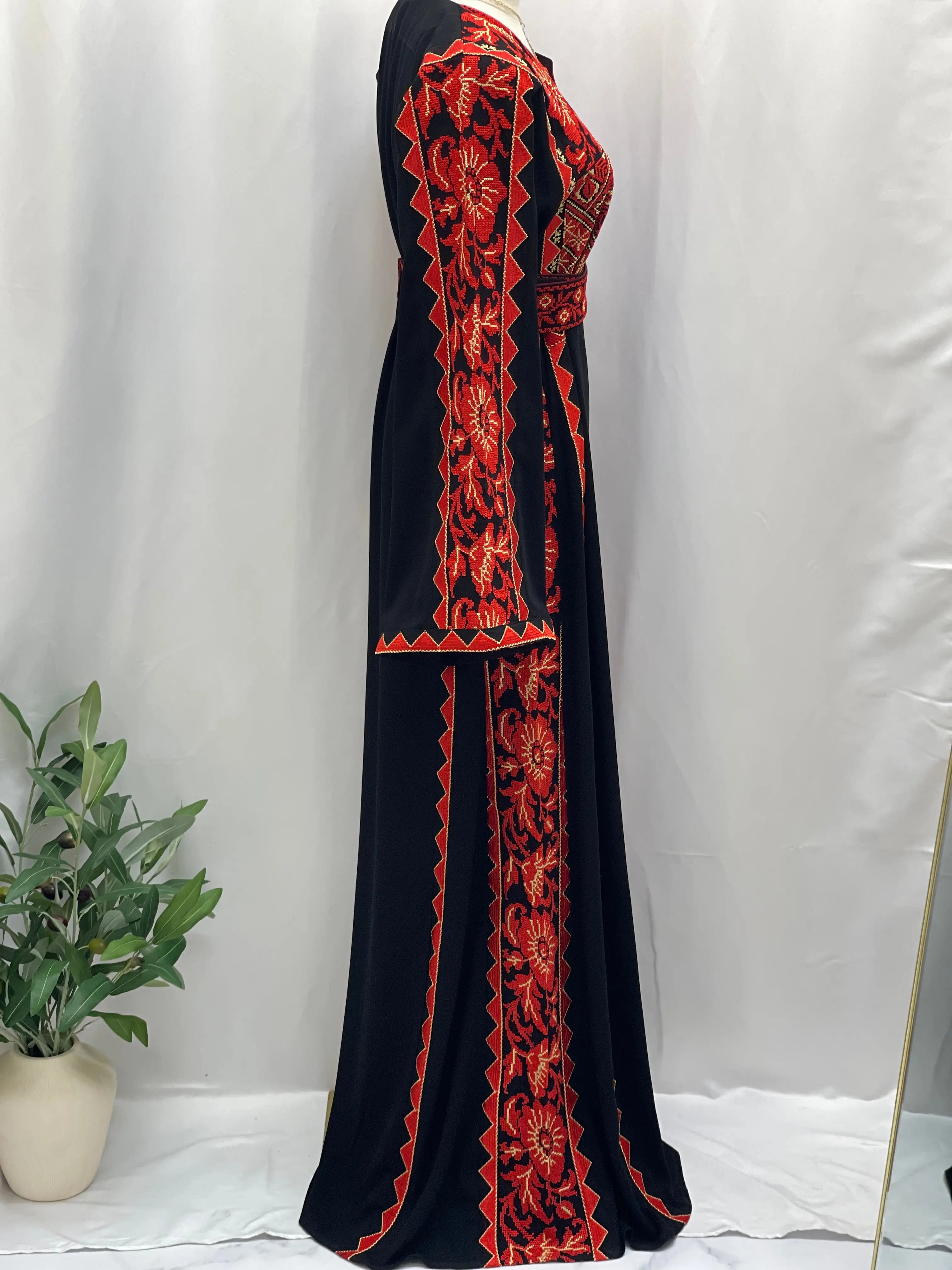 Modern Style Embroidered Thoub Palestinian Elegance