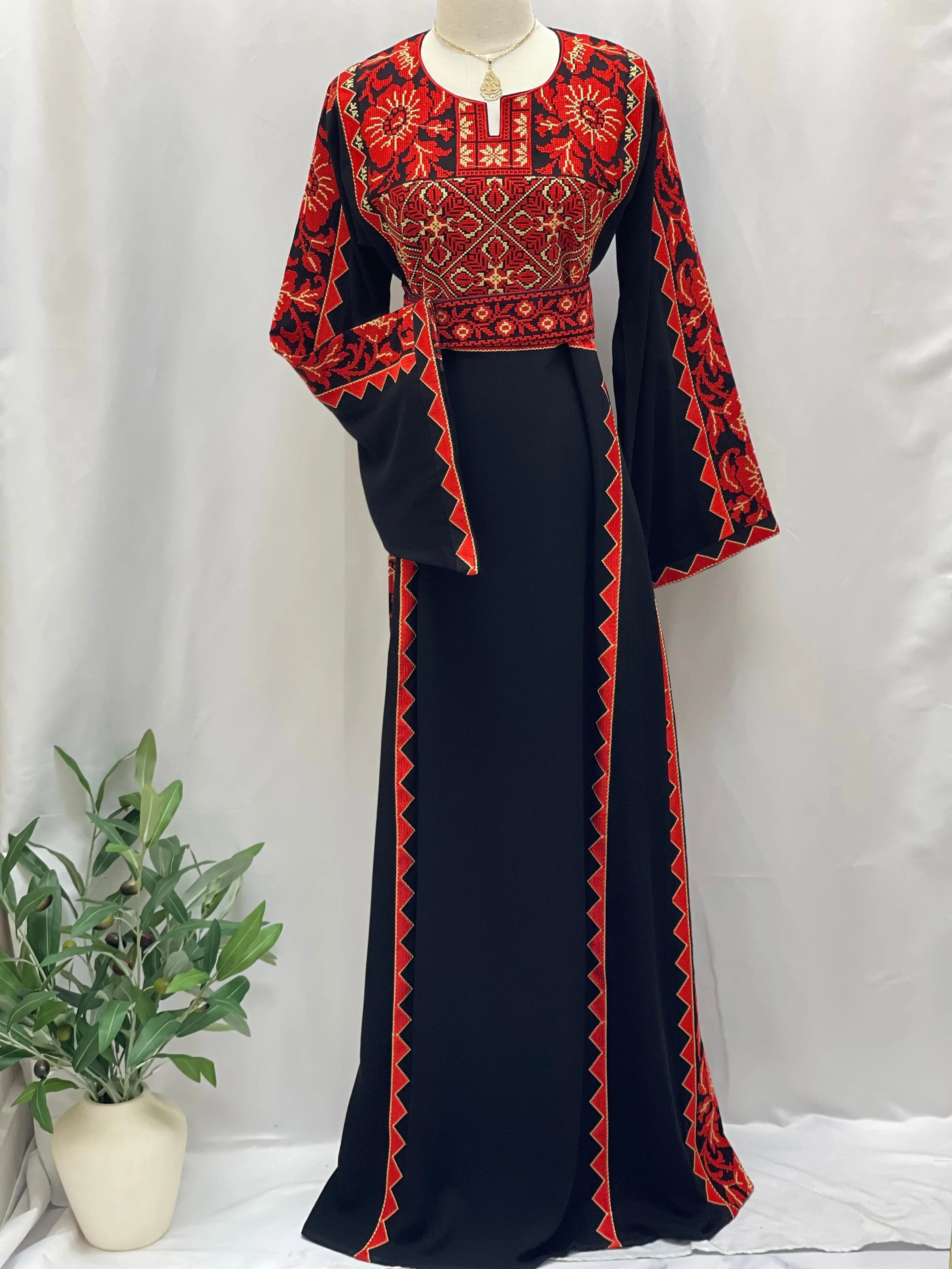 Modern Style Embroidered Thoub Palestinian Elegance