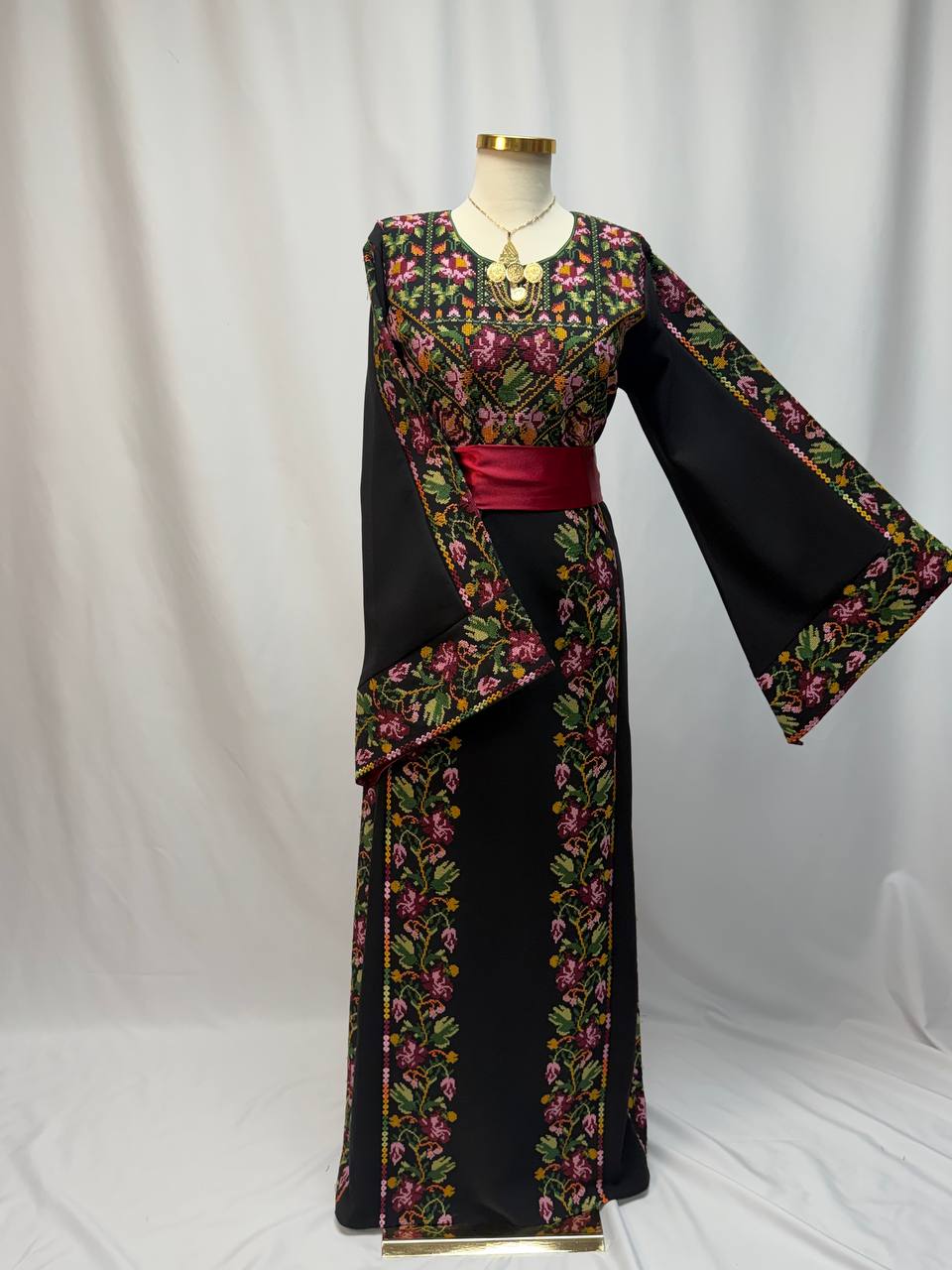 Thobe “Zahret Al-Ard” – Palestinian Heritage Edition - Palestinian Elegance