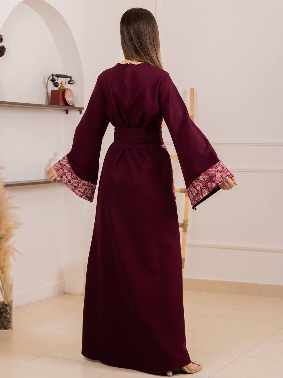 Heritage Grace Embroidered Thobe