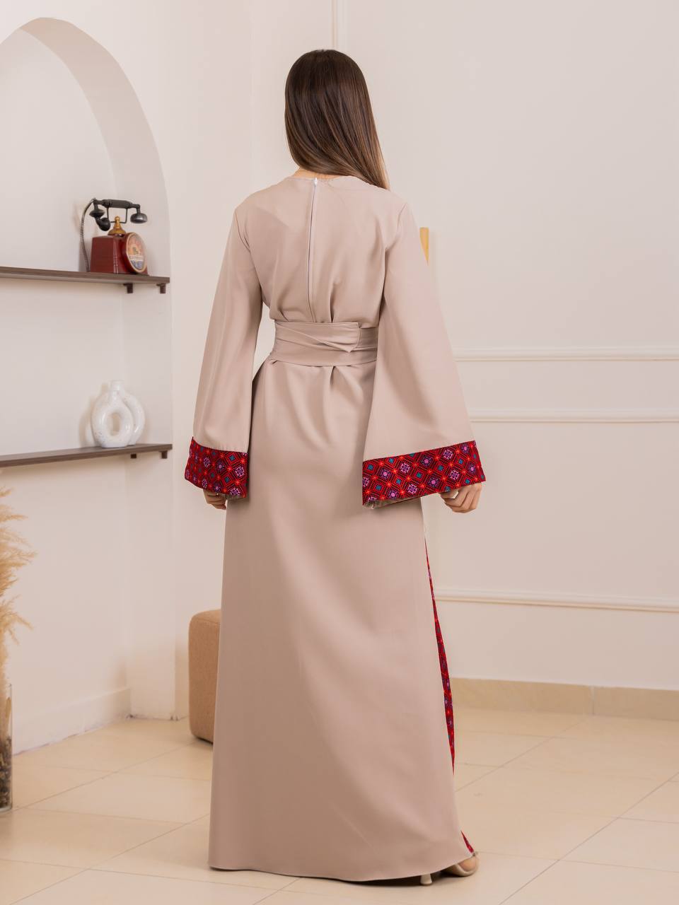 Heritage Grace Embroidered Thobe