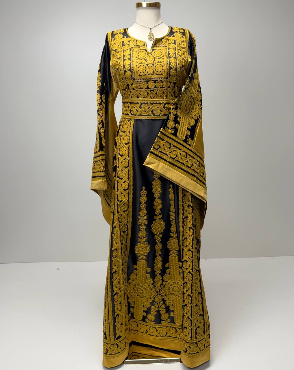 Thobe Sultanah Al-Ghabani