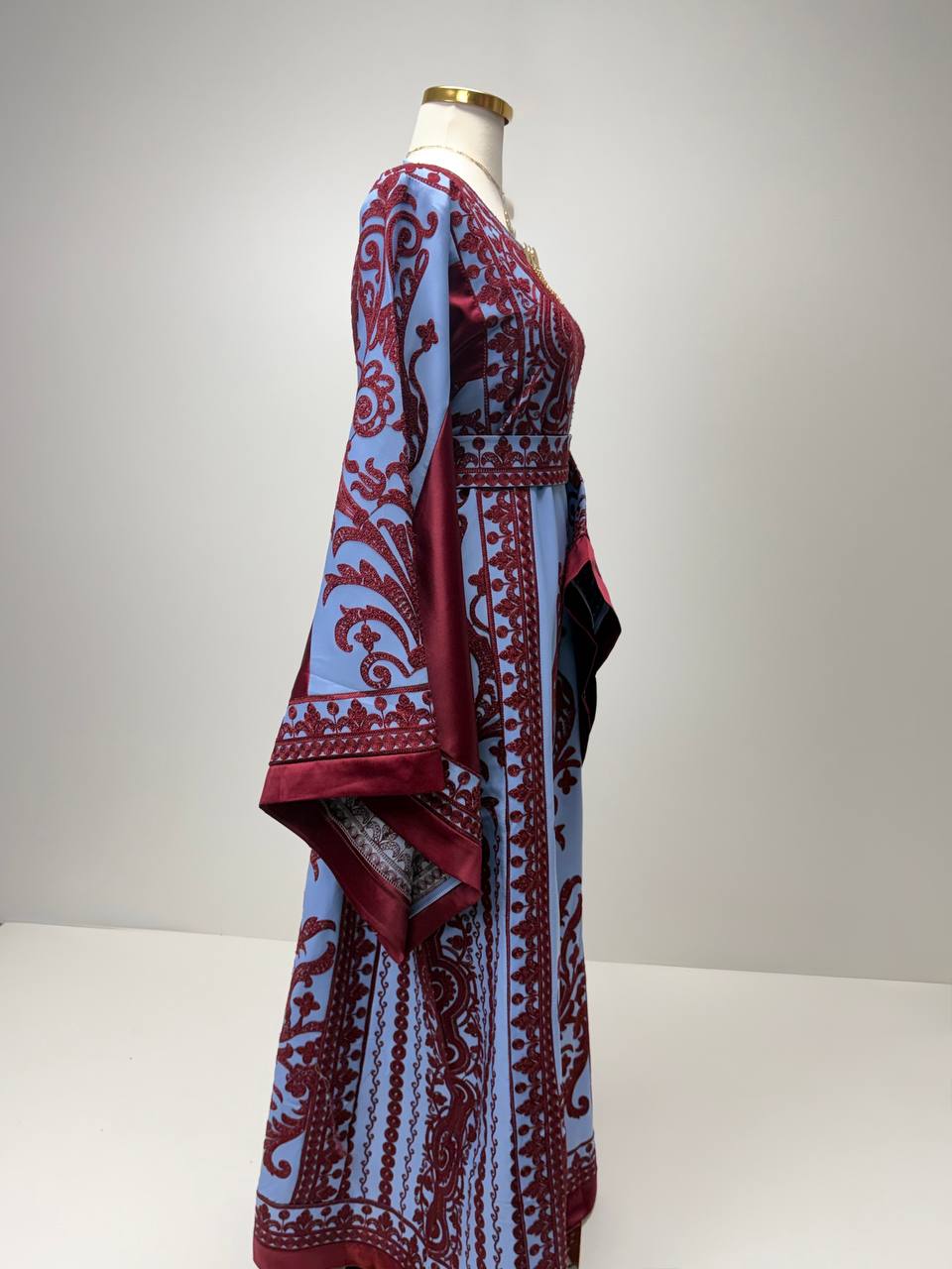 Thobe Raneem Al-Zamrud