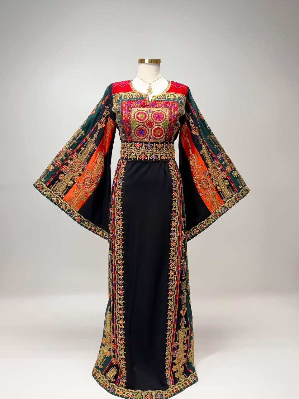 Thobe Kanz Al-Turath