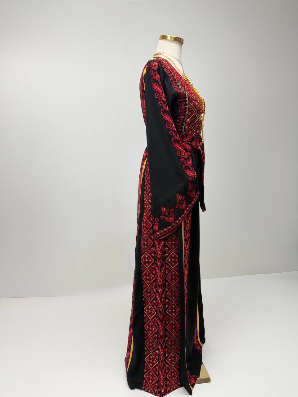 Thobe Layali Al-Quds - Palestinian Elegance