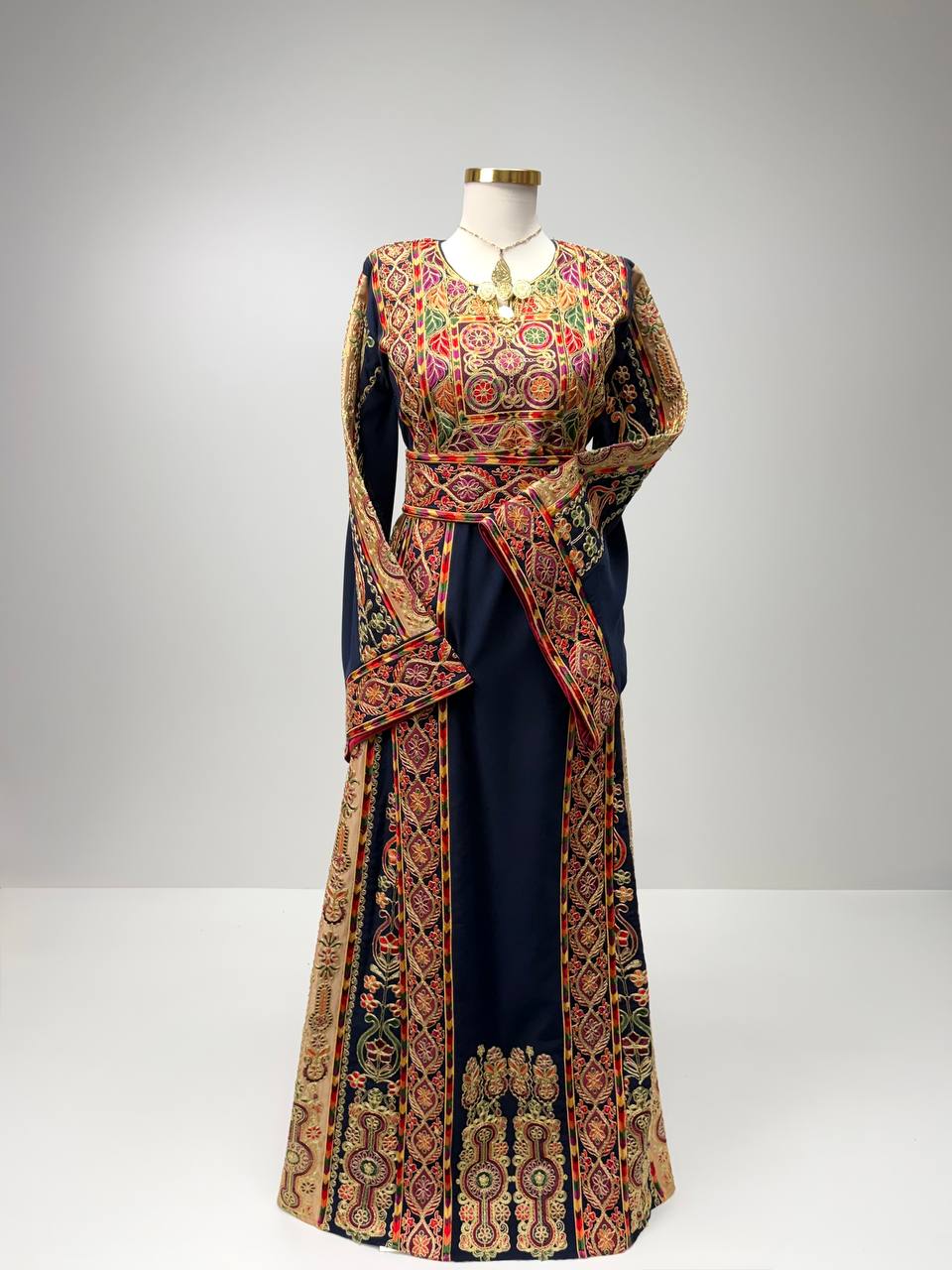 Karmel Queen Embroidered Thobe