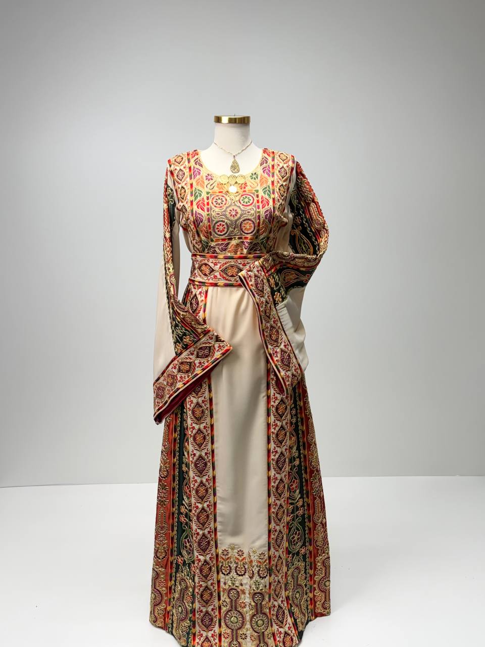 Karmel Queen Embroidered Thobe