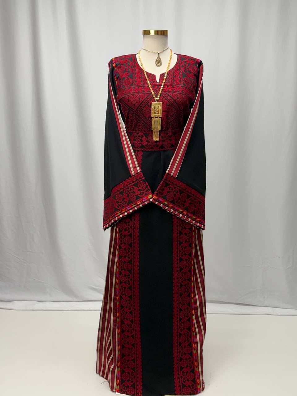 Rawan Heritage Saya Thobe