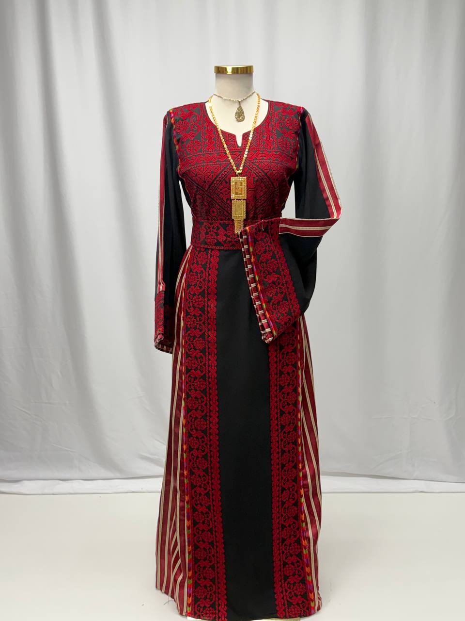 Rawan Heritage Saya Thobe