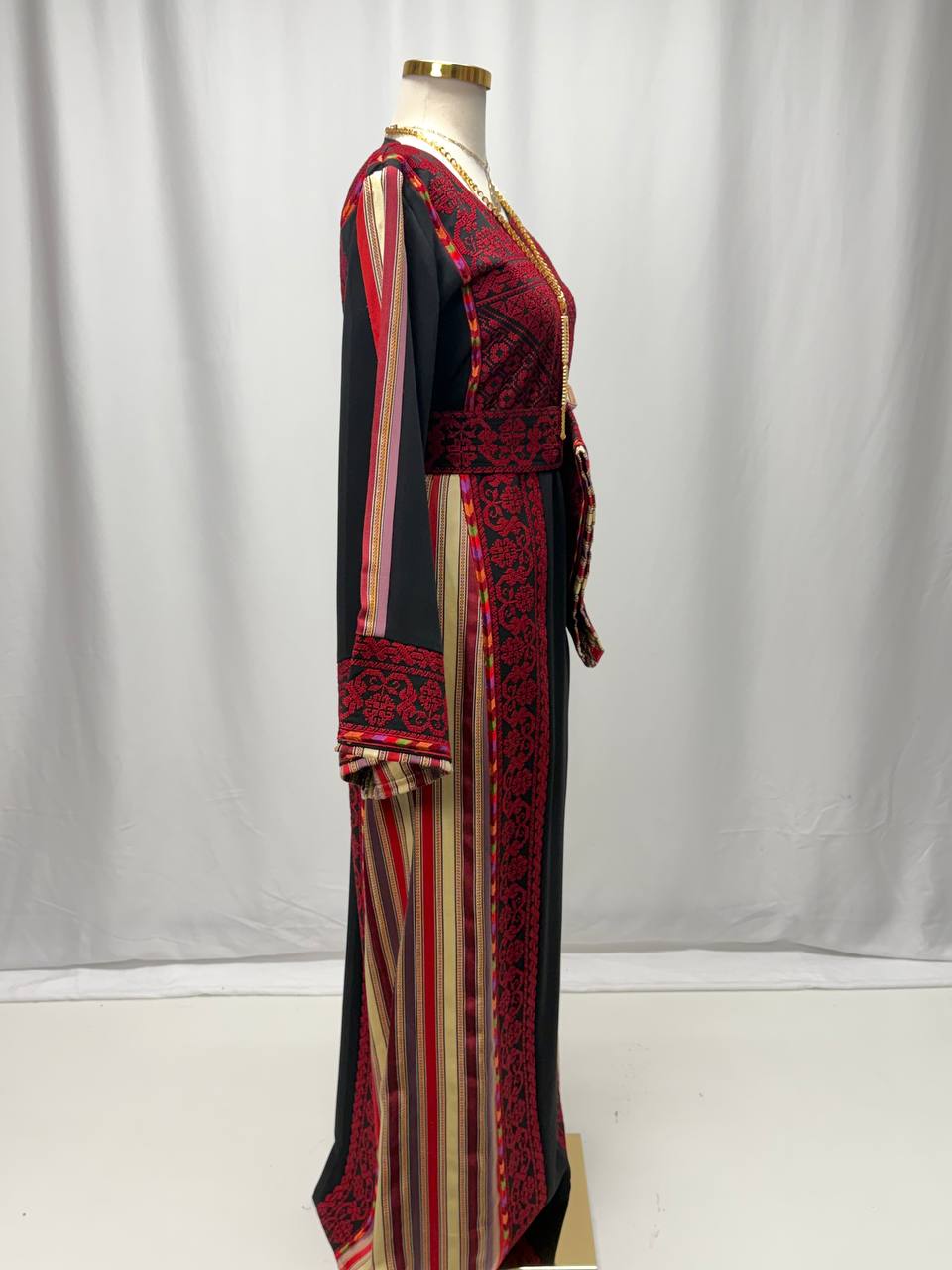 Rawan Heritage Saya Thobe