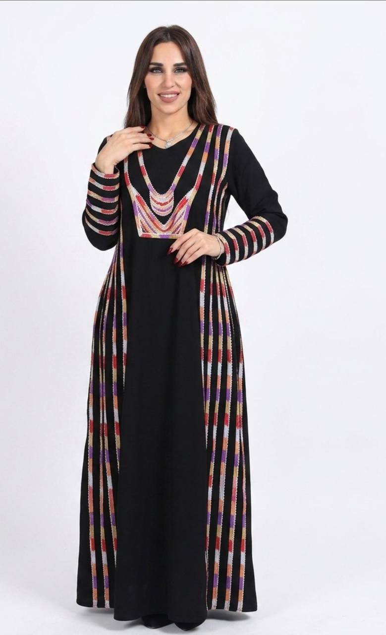 Ravina Embroidered Crepe Thobe