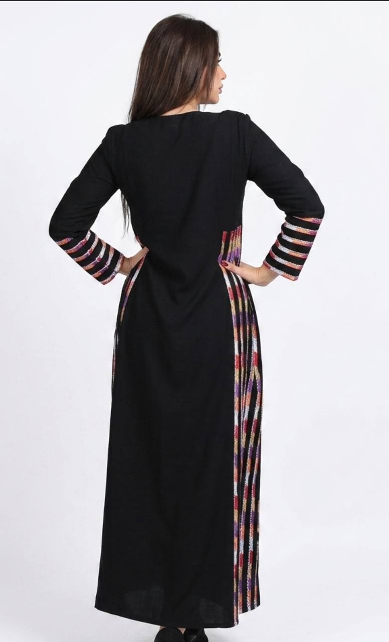 Ravina Embroidered Crepe Thobe