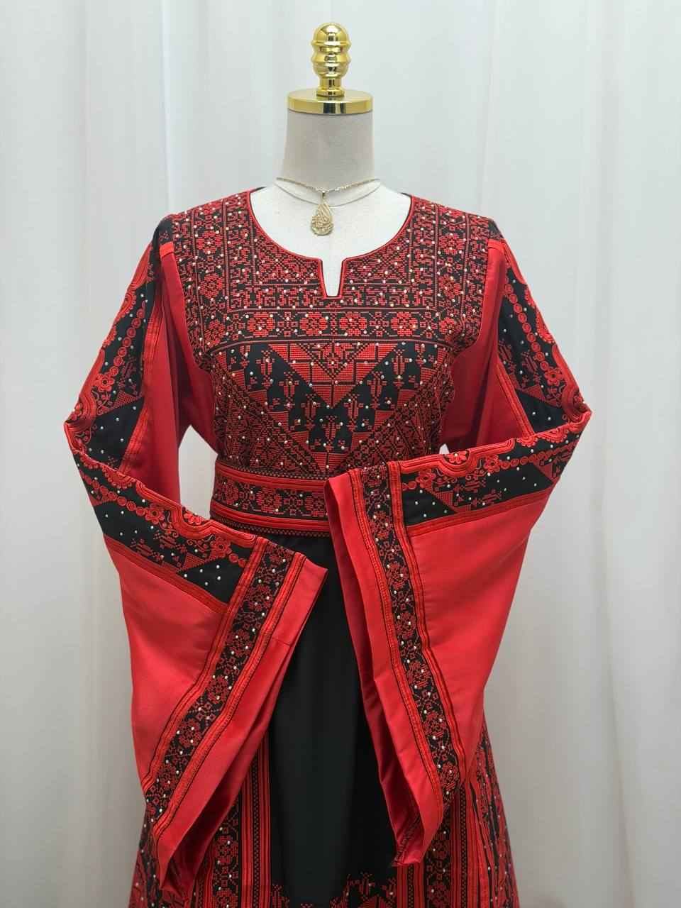 Noor Al Ard Satin Thobe