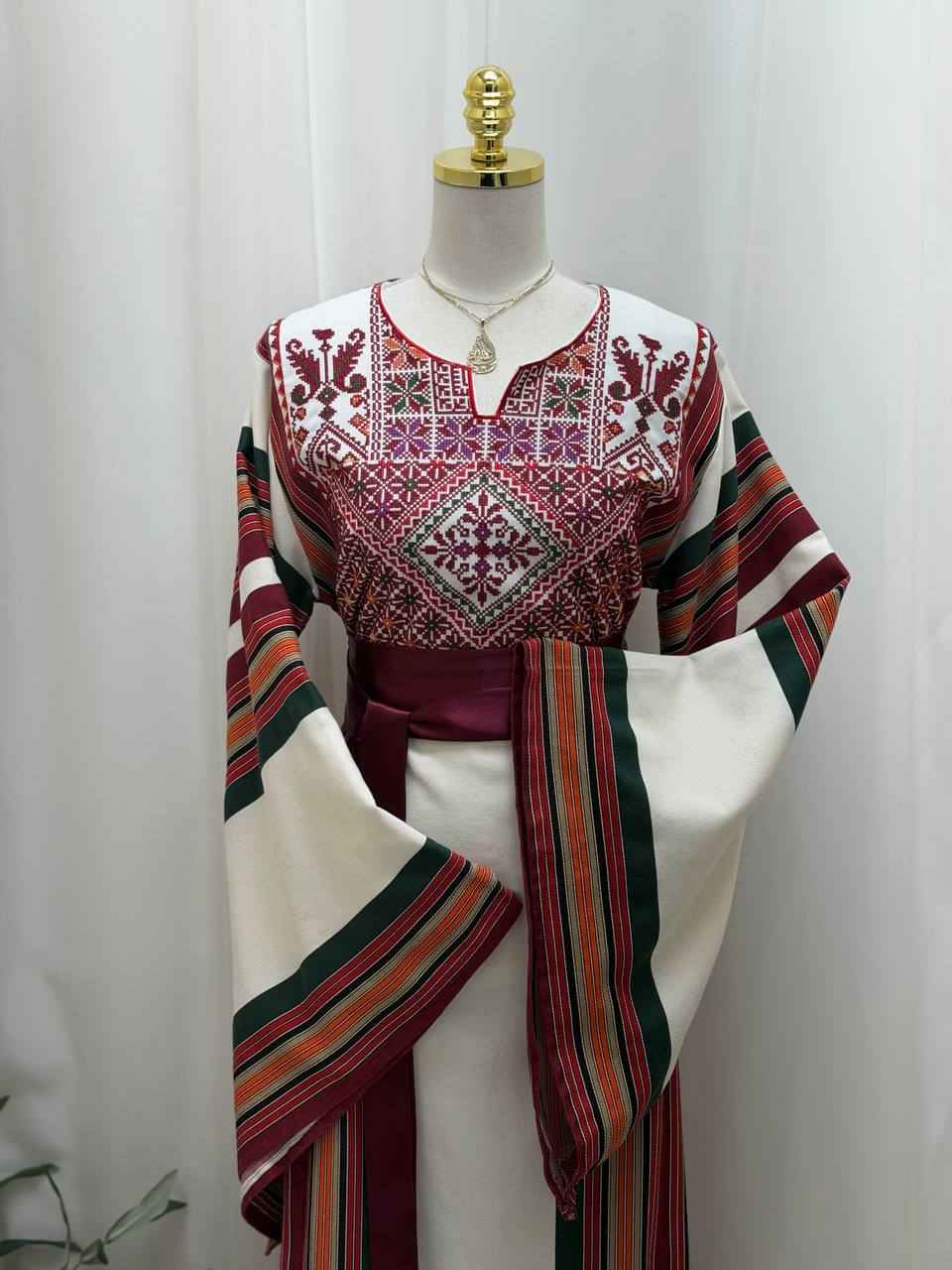 Susu Majdalawi Heritage Thobe