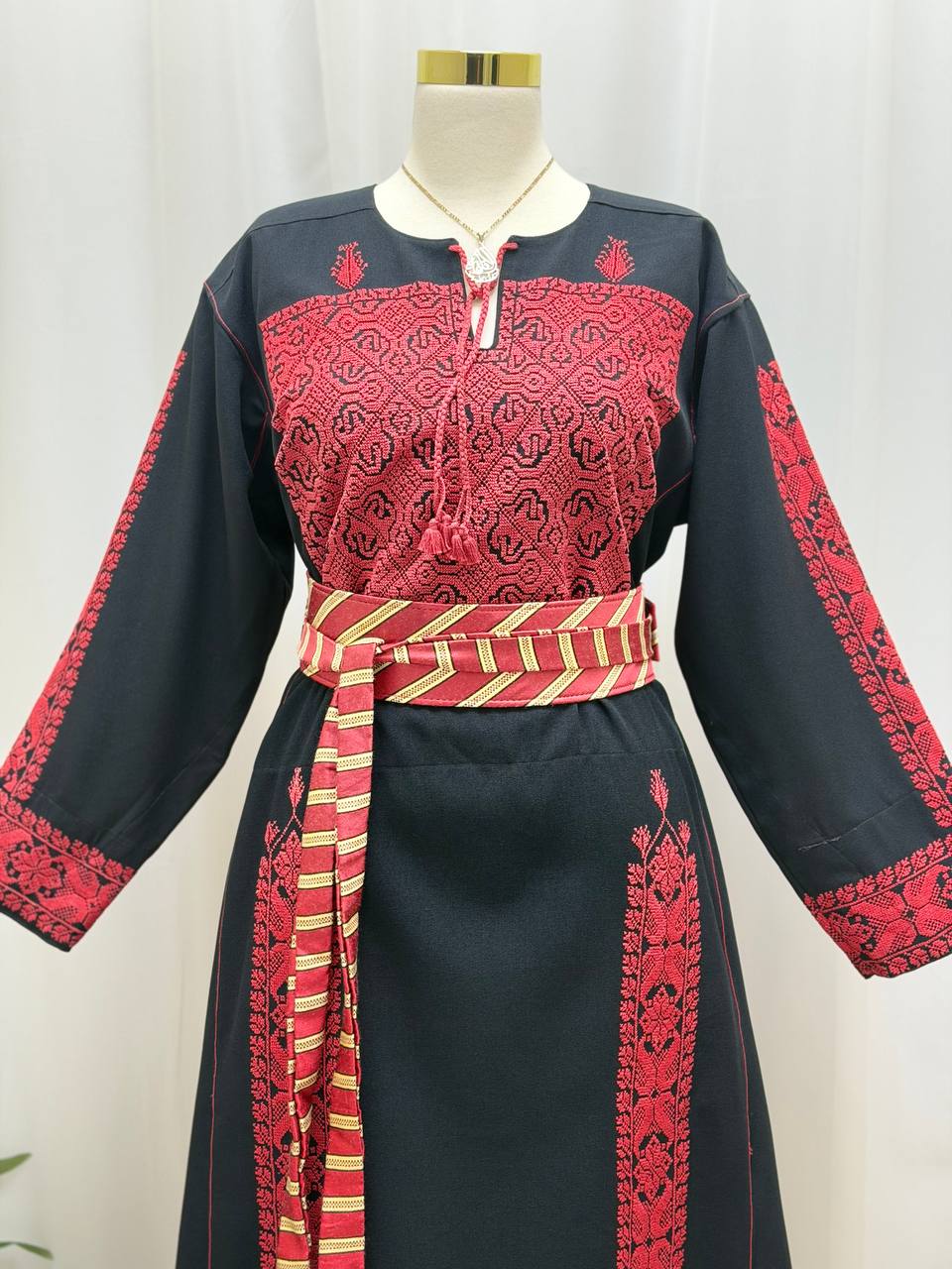 Siti Safiya Hand Stitched Heritage Thobe