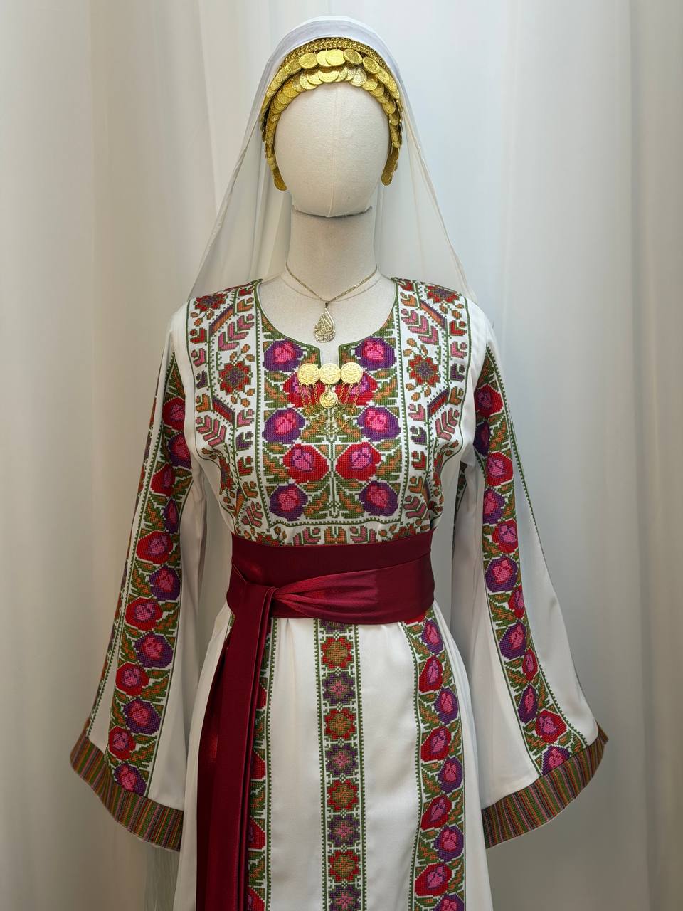 Lina Embroidered Thoub
