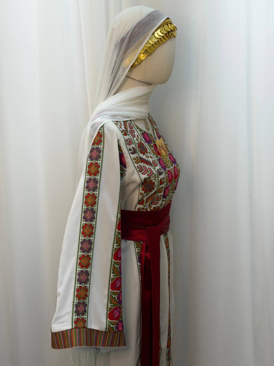 Lina Embroidered Thoub