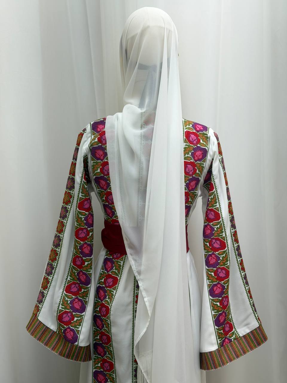 Lina Embroidered Thoub
