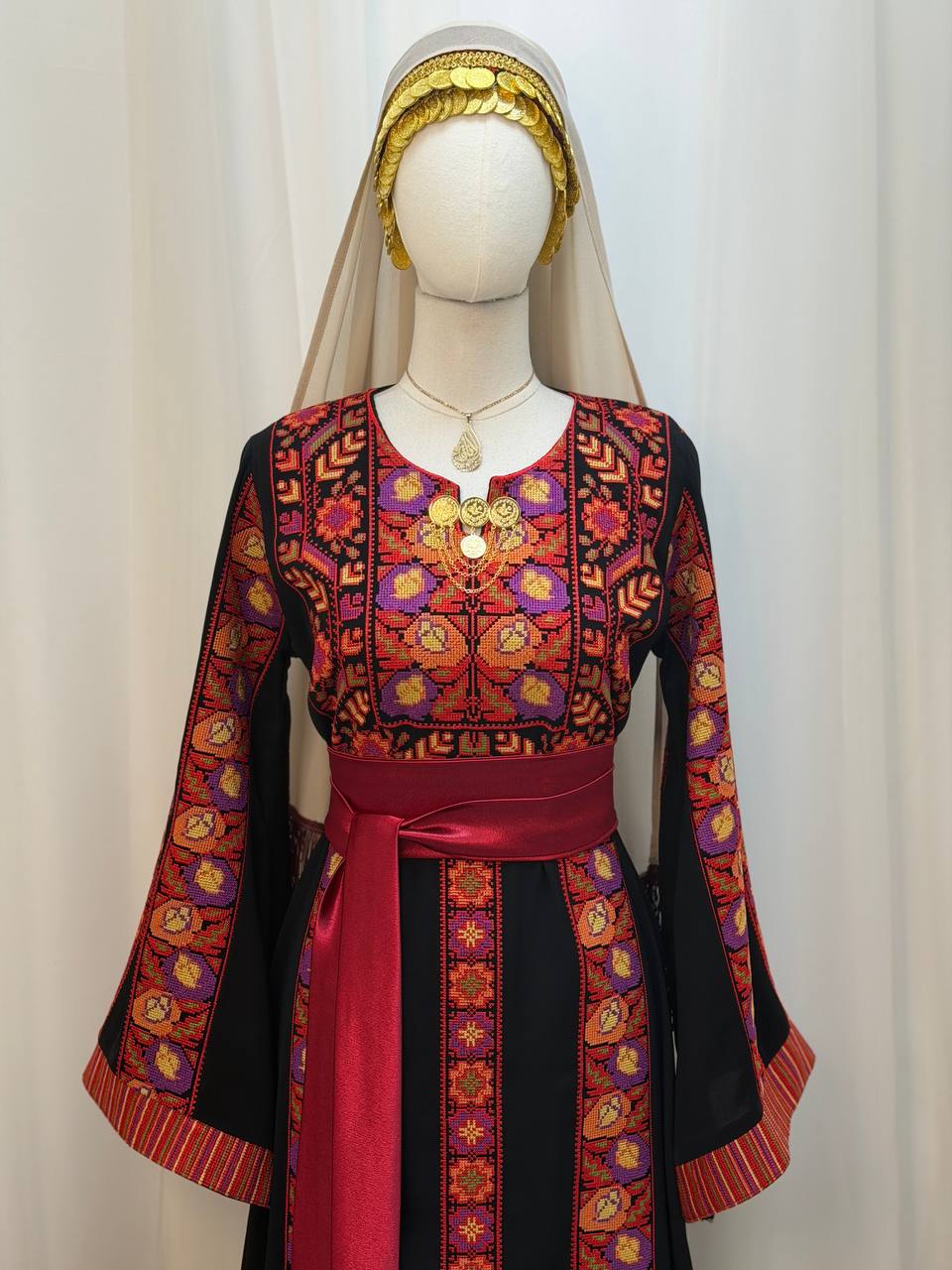 Lina Embroidered Thoub