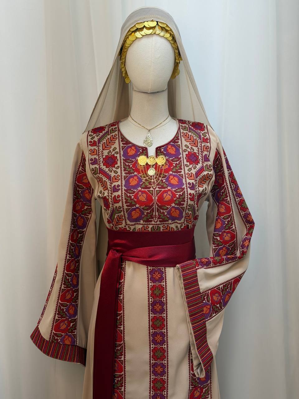 Lina Embroidered Thoub
