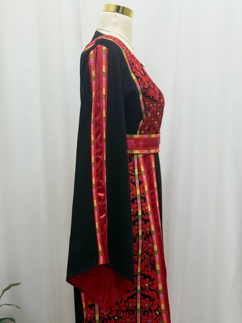Farah Heritage Thoub