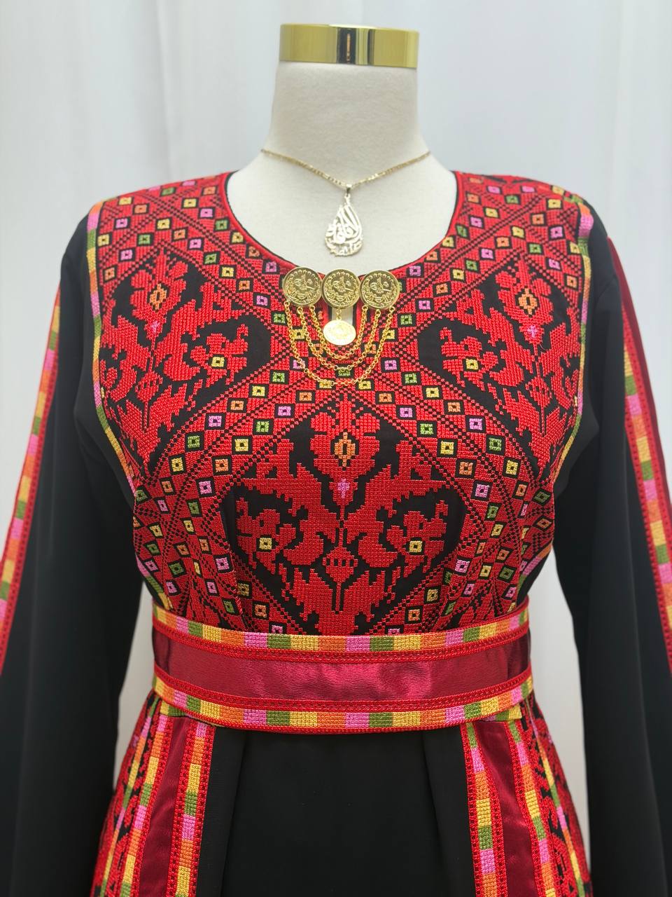 Farah Heritage Thoub