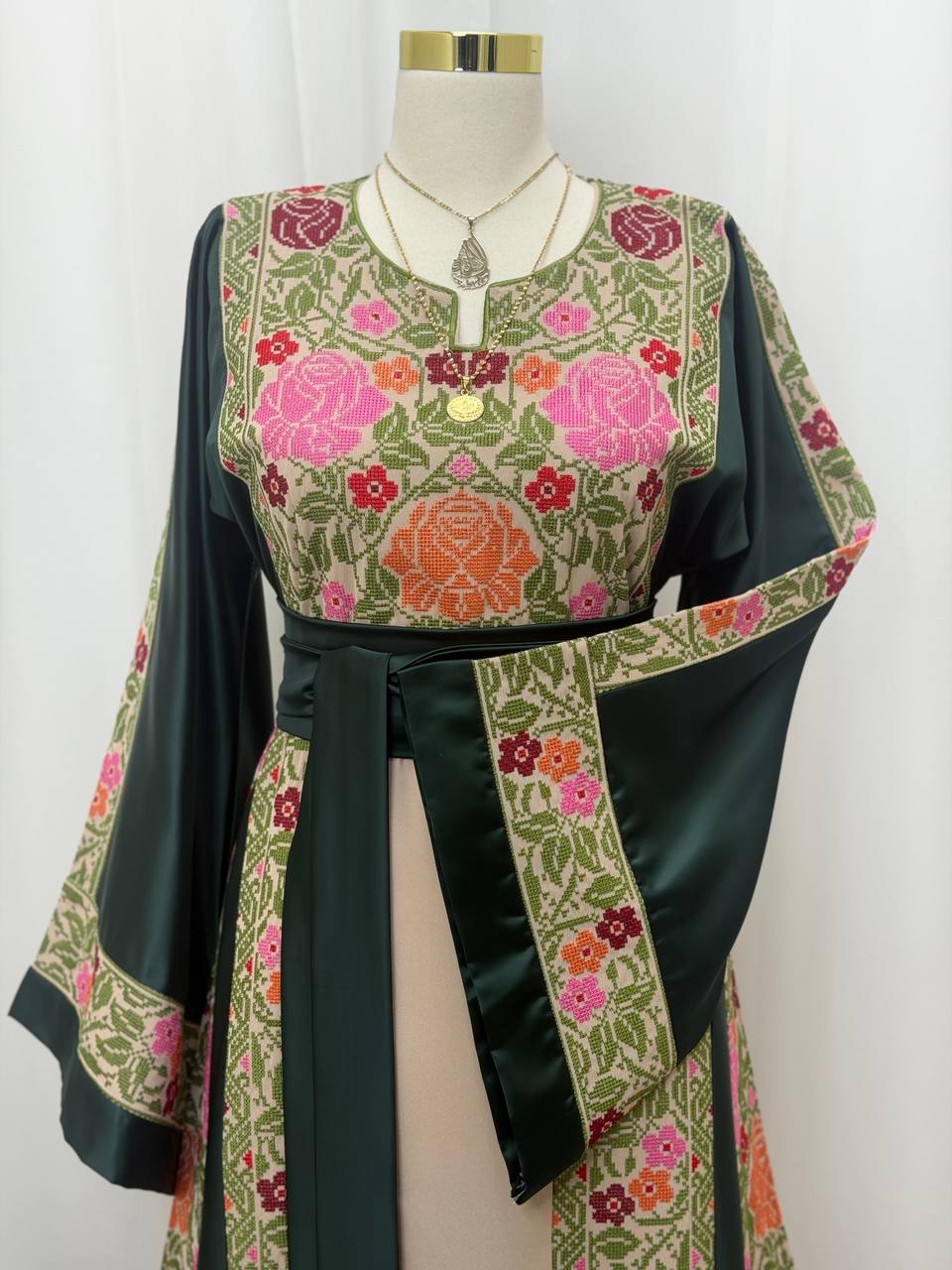 Yasmeen of Palestine Thoub