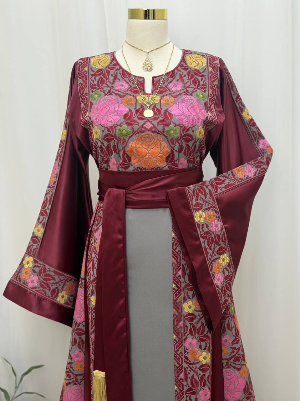 Yasmeen of Palestine Thoub