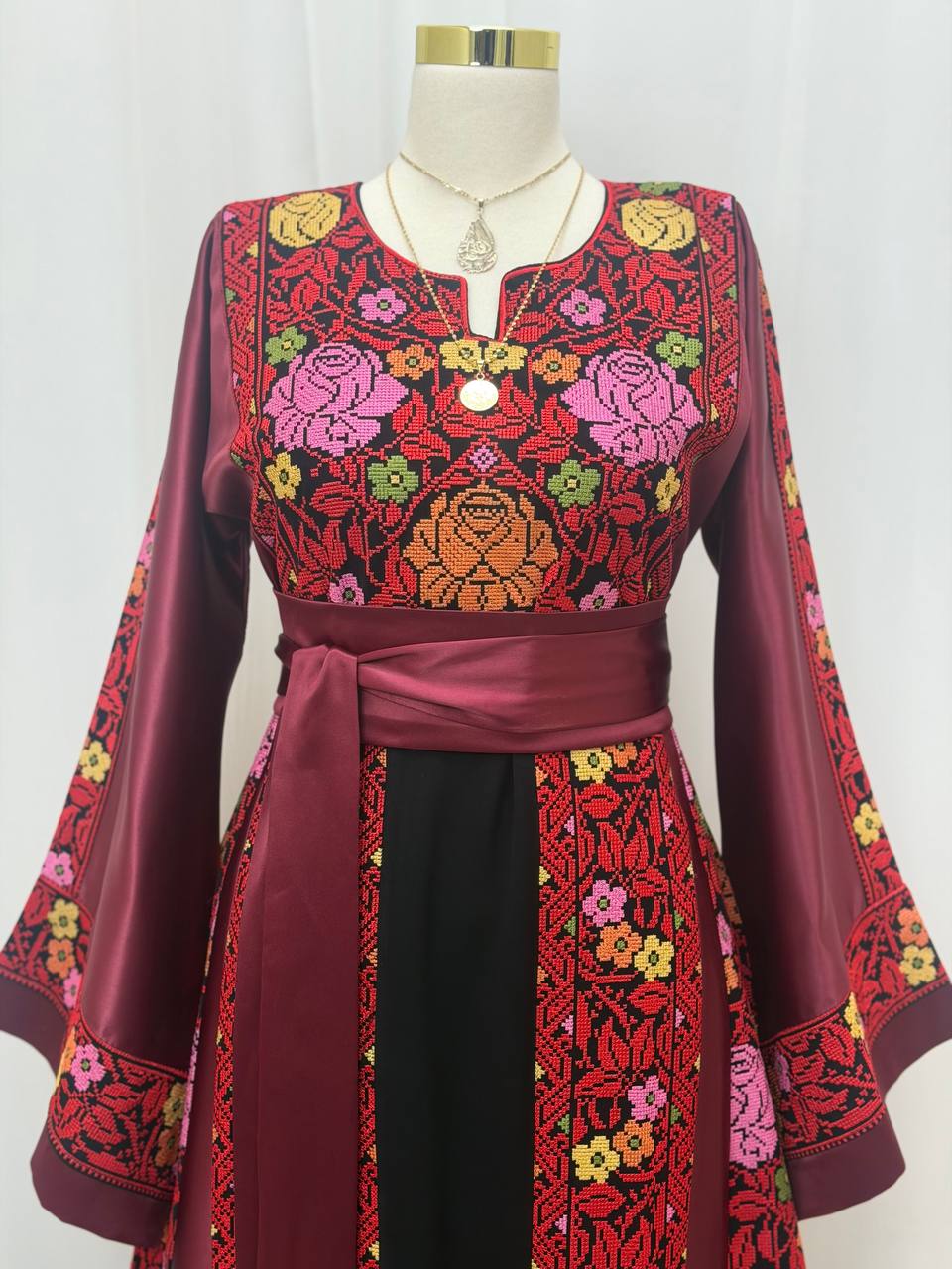 Yasmeen of Palestine Thoub