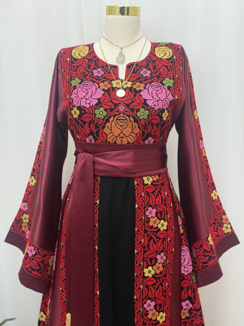 Yasmeen of Palestine Thoub