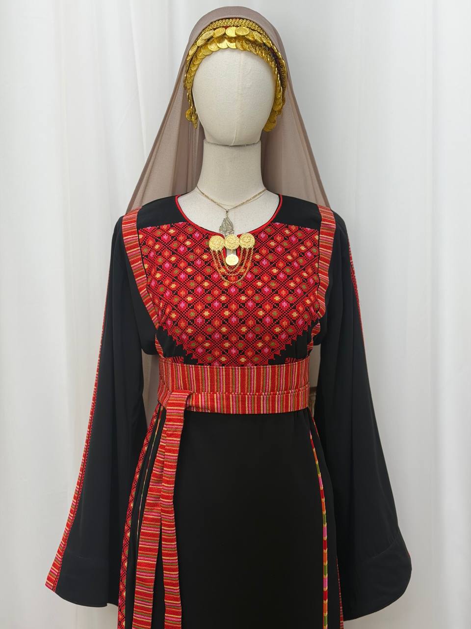 Lujain Heritage Thoub