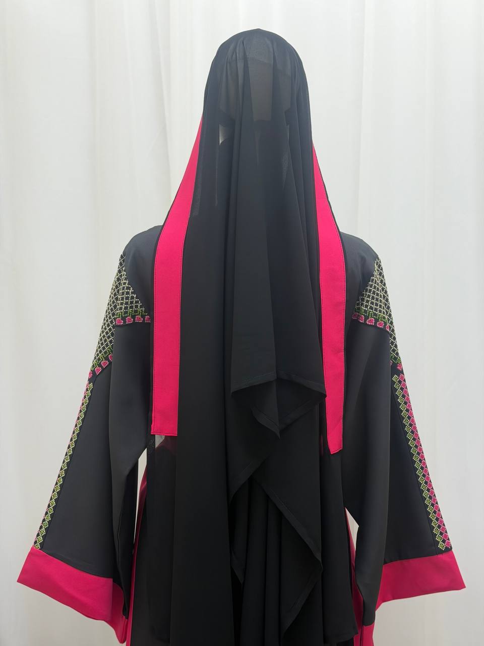 Hanouneh Heritage Thobe – Hand Embroidered