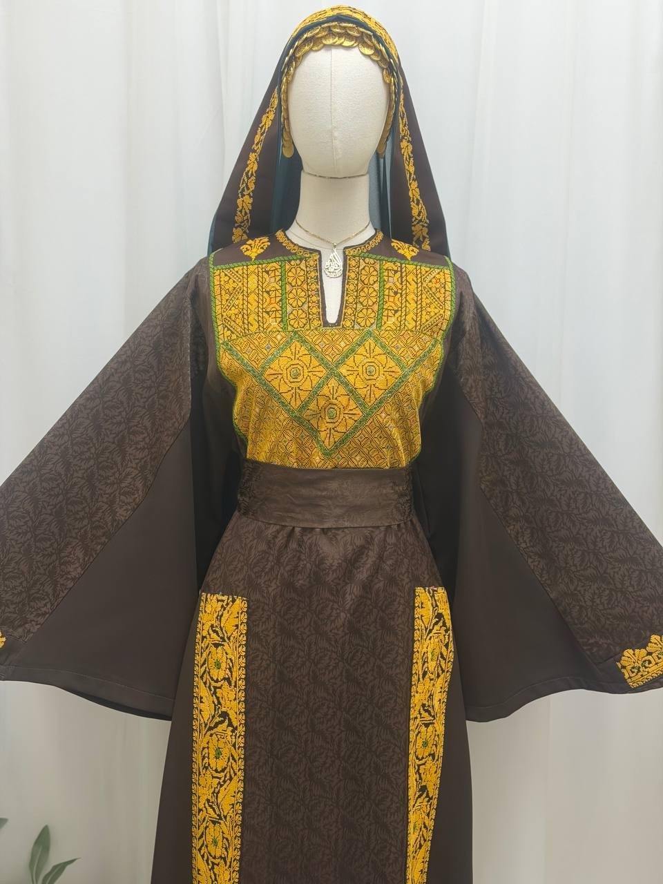 New Subhiya Heritage Ghabani Thobe – Hand-Transferred Embroidery