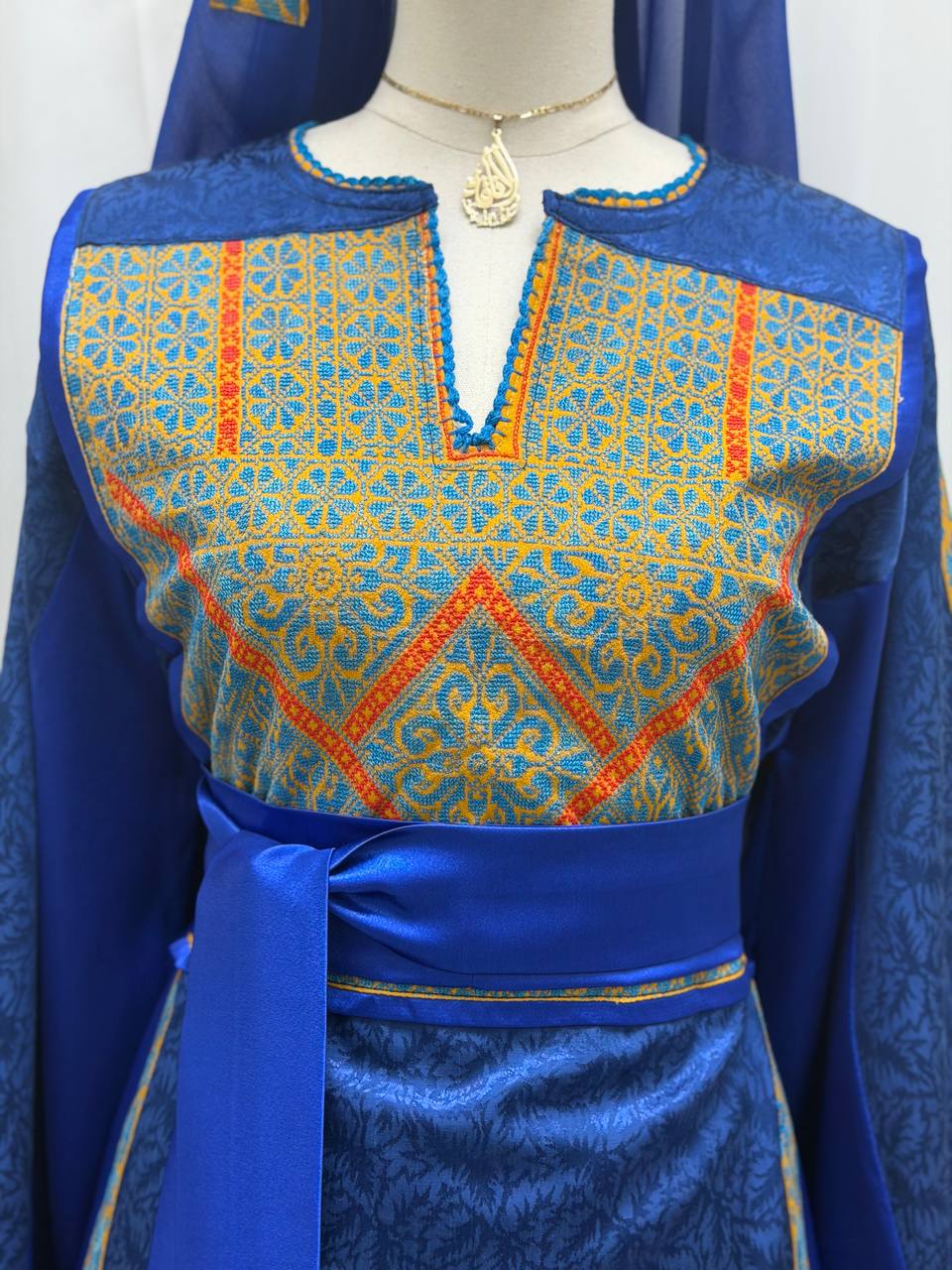 Hand-Embroidered Ghabani Heritage Thobe