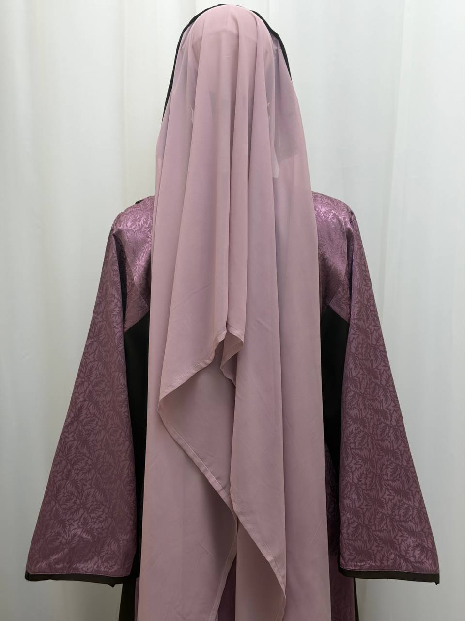 Rose of Al-Karma Ghabbani Thobe