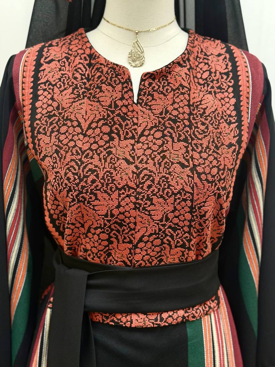 Thobe Qutouf Al-Karmel Hand Stitched