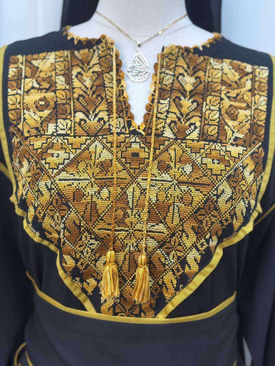 Thobe Al-Kanz Al-Dhahabi (The Golden Treasure Thobe)