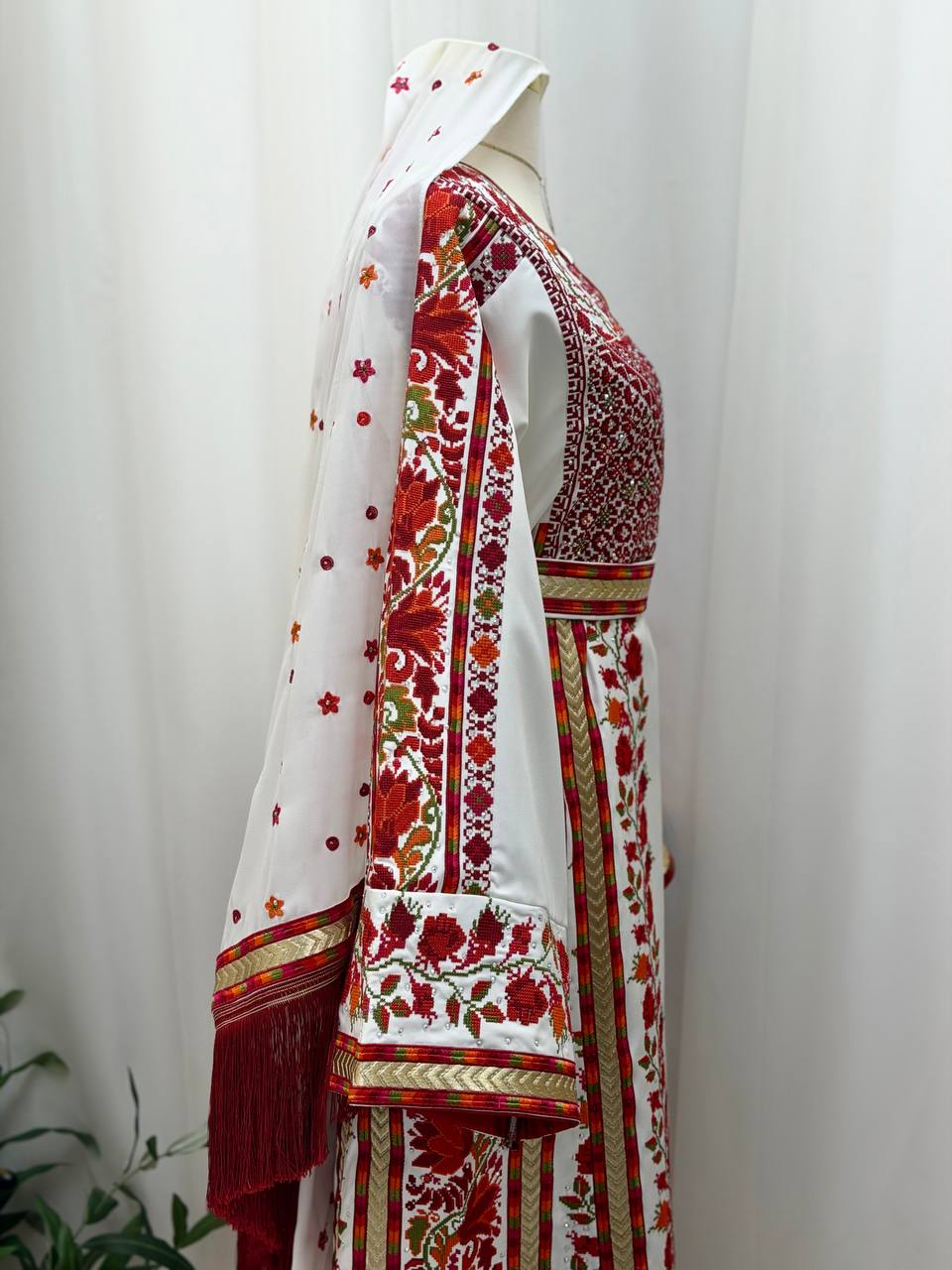 Raneem Bridal Thobe