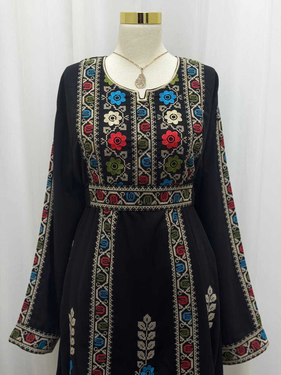 Noura Embroidered Thobe