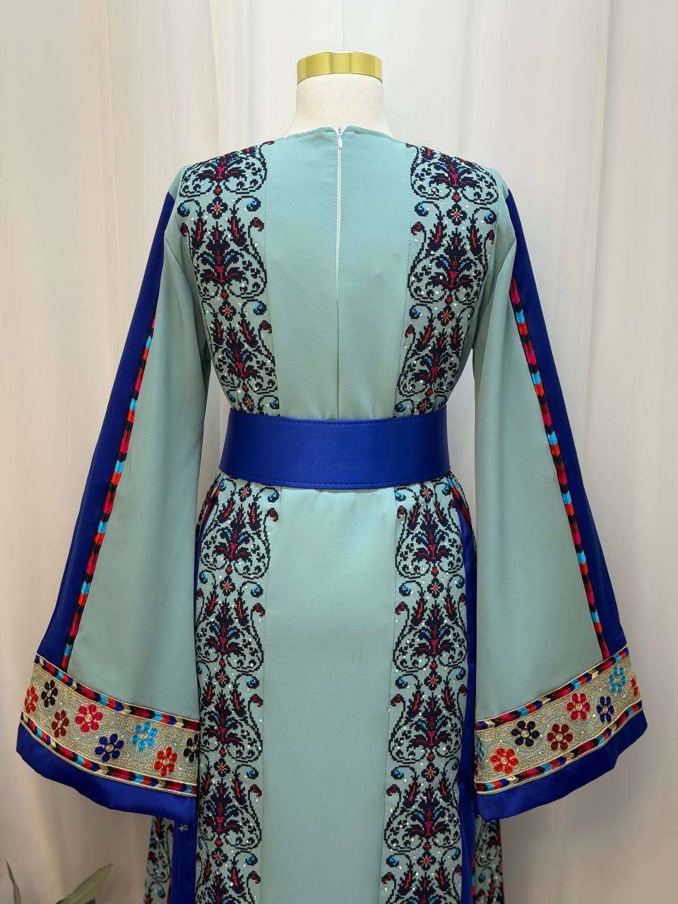Randa Embroidered Thobe