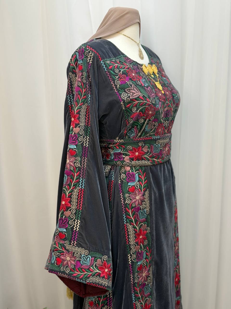 Noul Embroidered Velvet Thobe