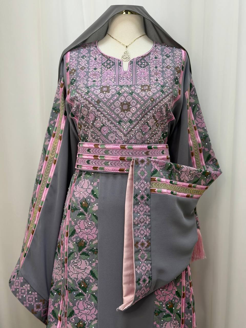 Faten Embroidered Thobe – Plus Size