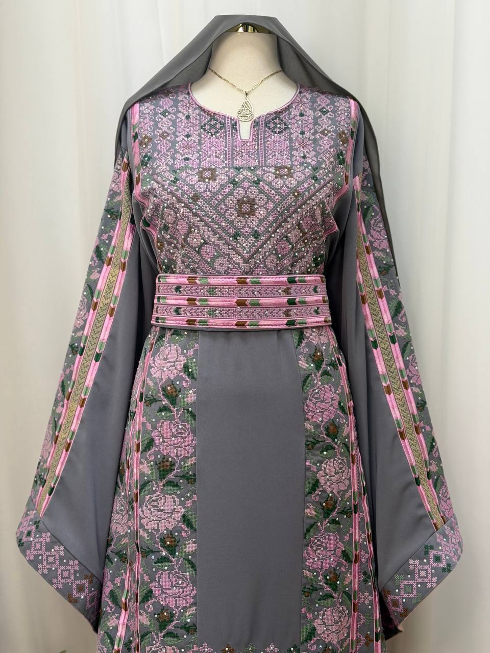 Faten Embroidered Thobe – Plus Size