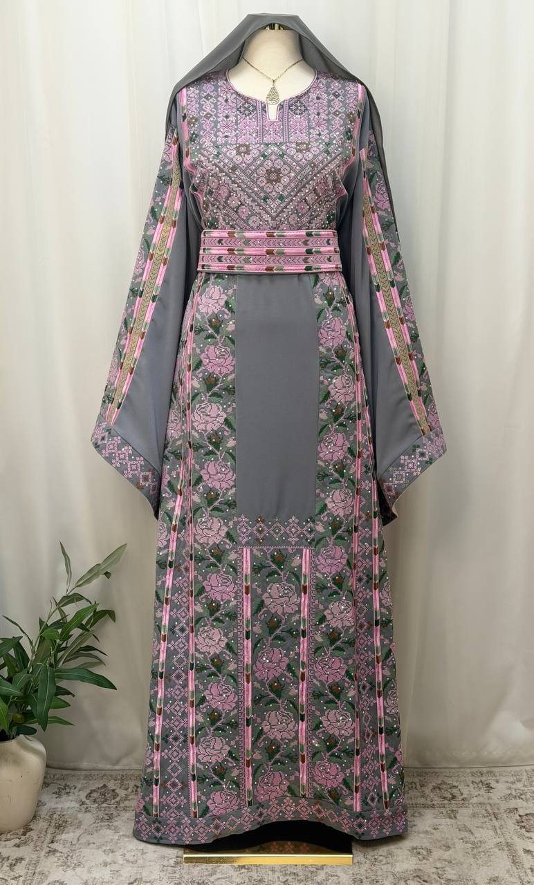Faten Embroidered Thobe – Plus Size