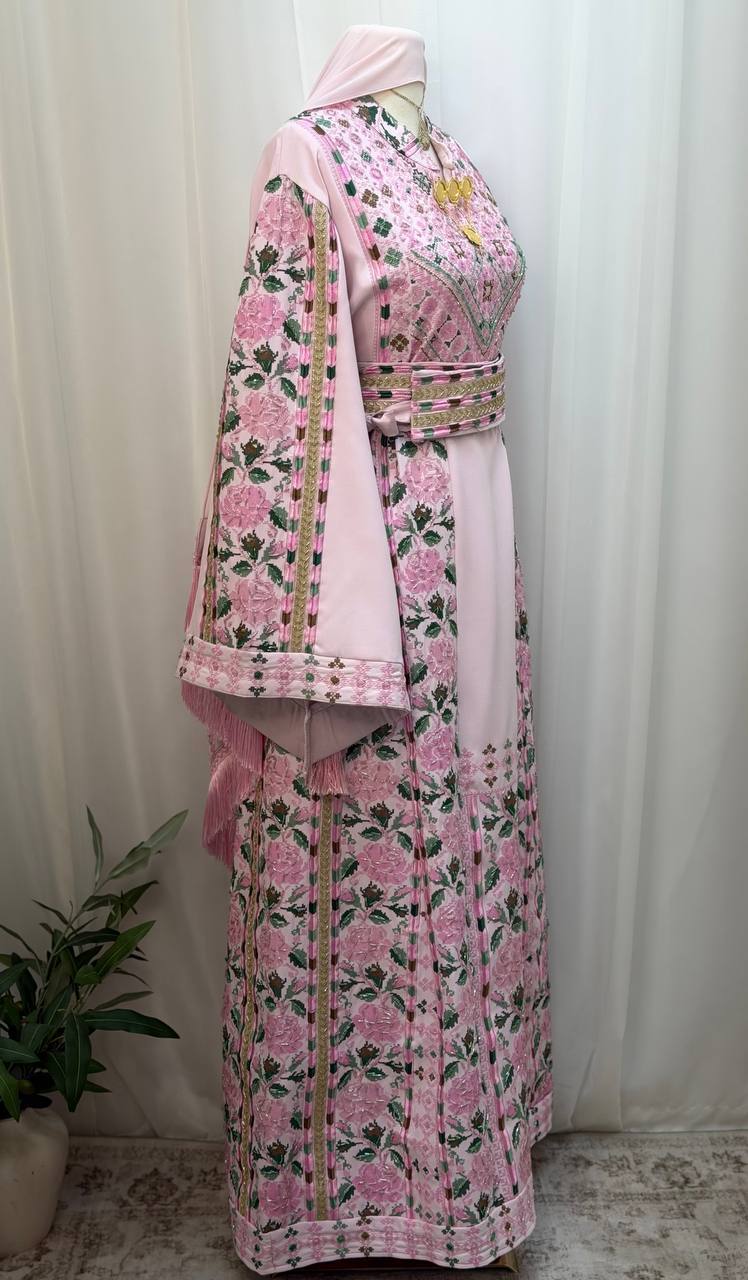 Hadeel Embroidered Thoub