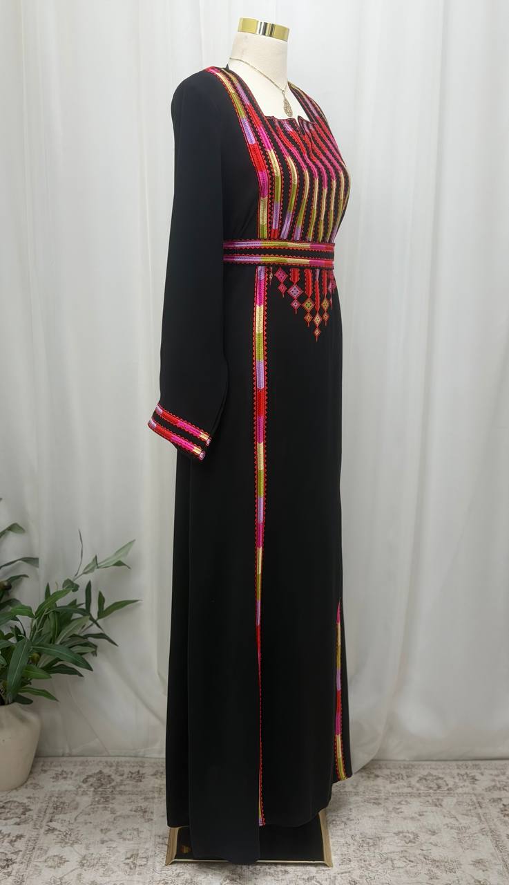 Suad – Simple Embroidered Palestinian Thoub