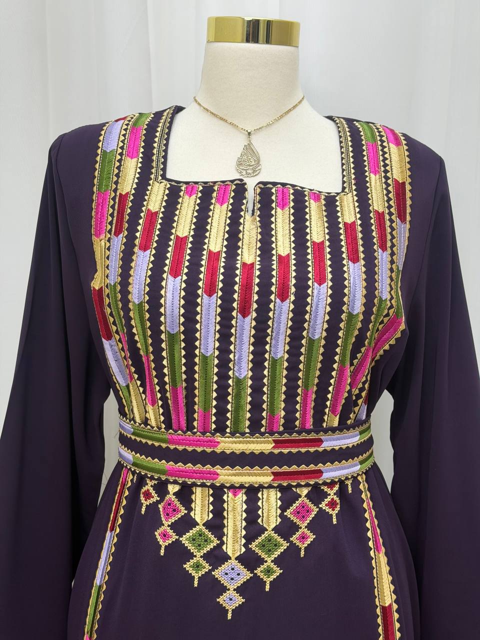 Suad – Simple Embroidered Palestinian Thoub
