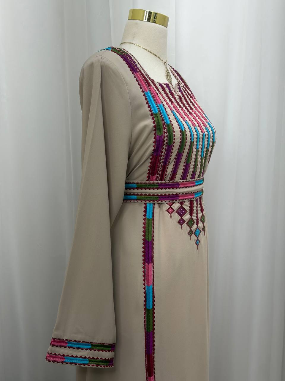 Suad – Simple Embroidered Palestinian Thoub