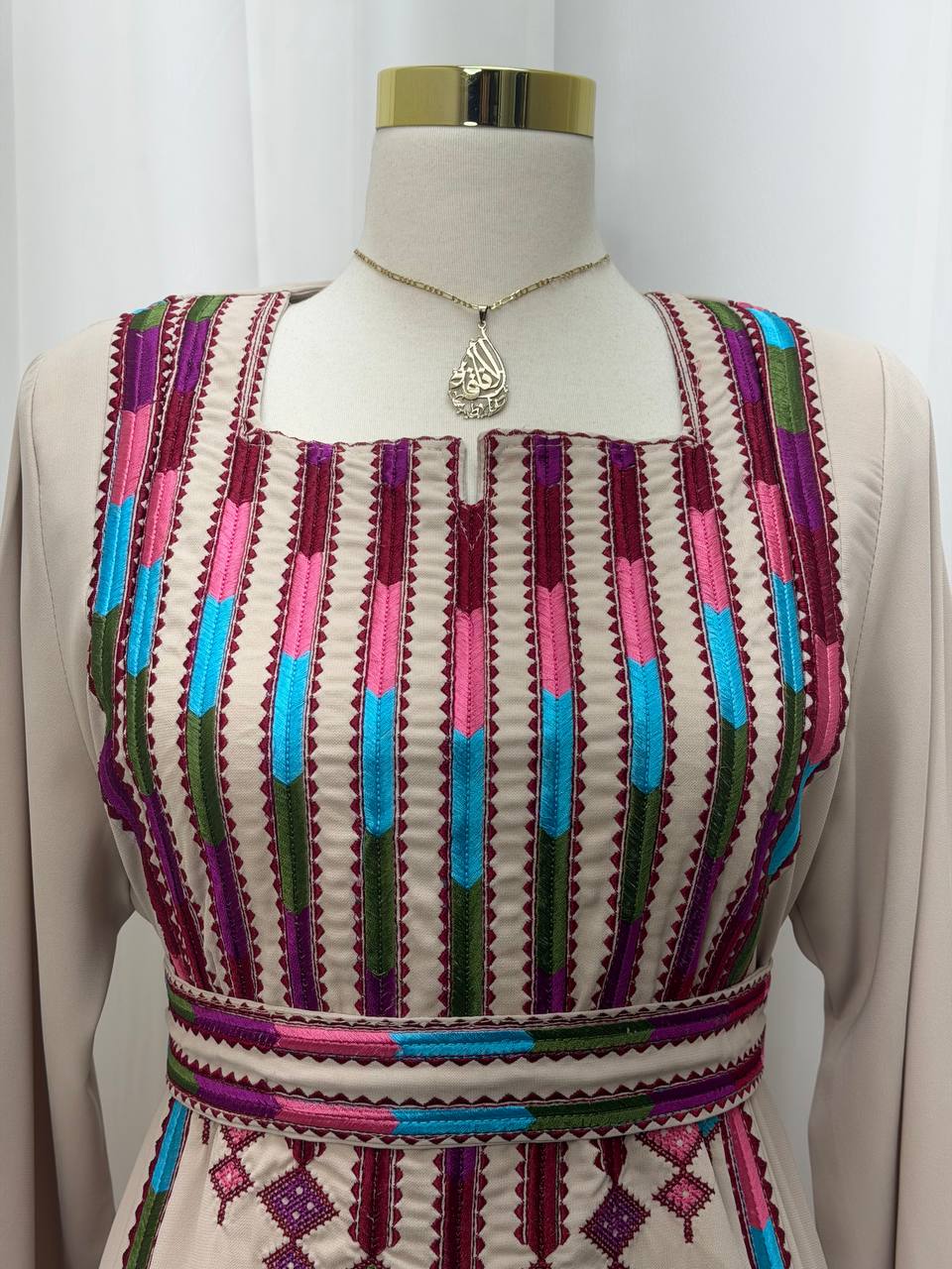 Suad – Simple Embroidered Palestinian Thoub