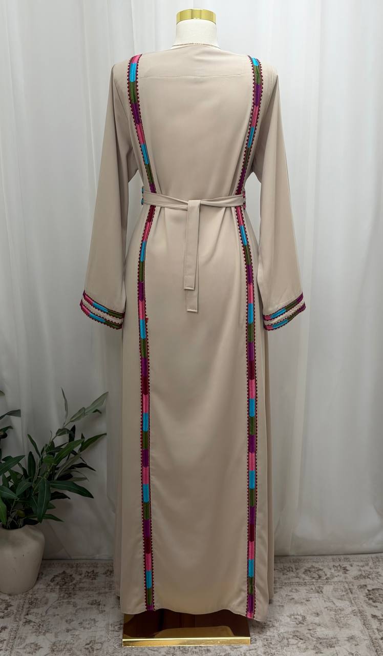 Suad – Simple Embroidered Palestinian Thoub